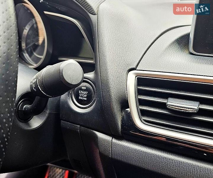 Седан Mazda 3 2016 в Одесі