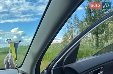 Седан Mazda 3 2006 в Иванкове