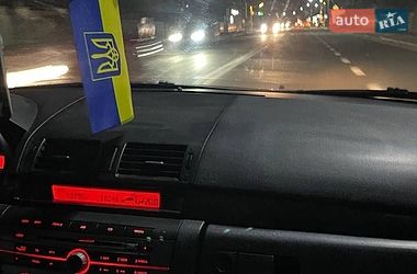 Седан Mazda 3 2006 в Иванкове