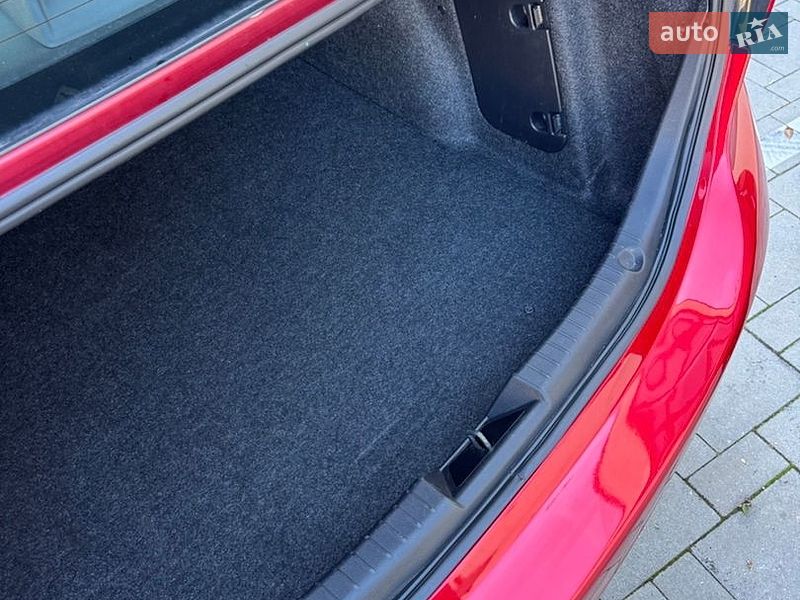 Седан Mazda 3 2014 в Стрые