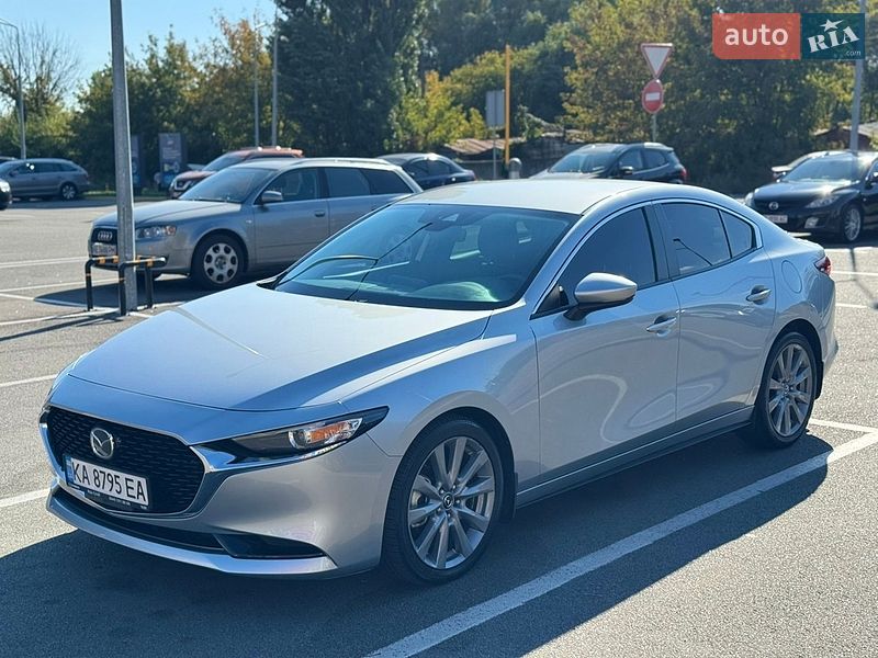 Седан Mazda 3 2019 в Киеве