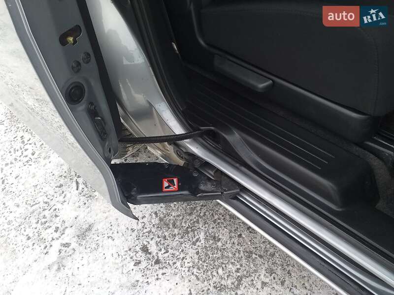 Минивэн Mazda 5 2012 в Ужгороде