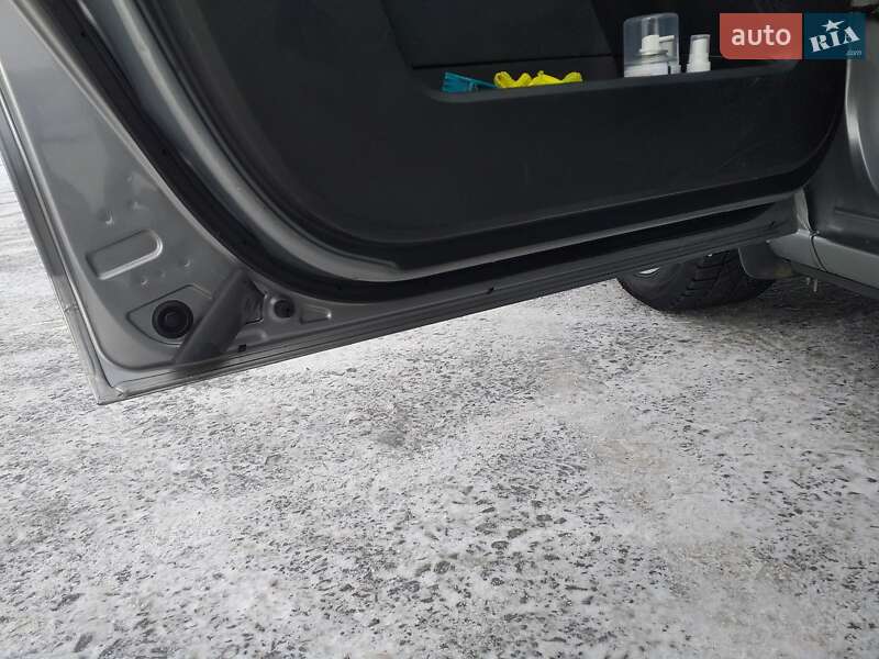 Минивэн Mazda 5 2012 в Ужгороде