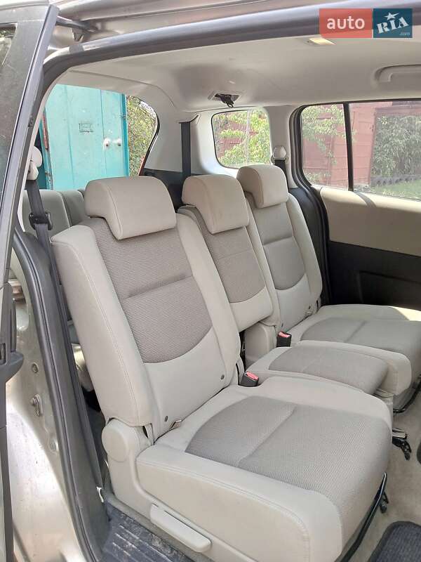Мінівен Mazda 5 2006 в Лозовій
