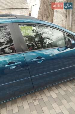 Минивэн Mazda 5 2005 в 