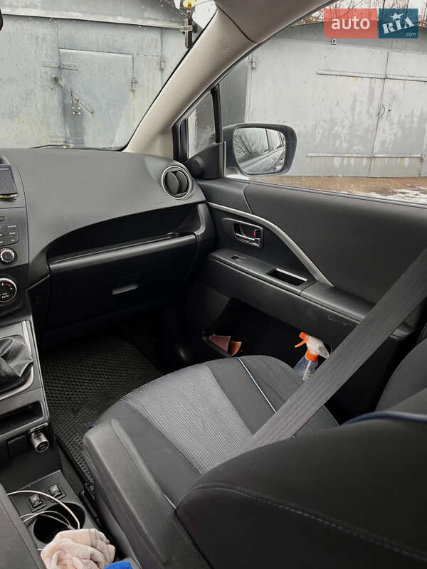 Минивэн Mazda 5 2011 в Коростене