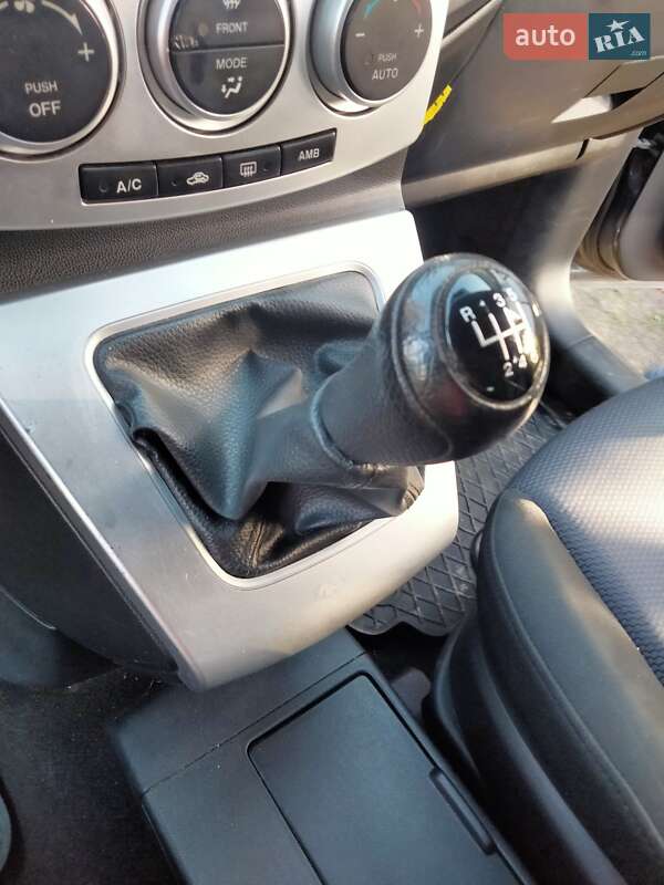 Мінівен Mazda 5 2005 в Львові