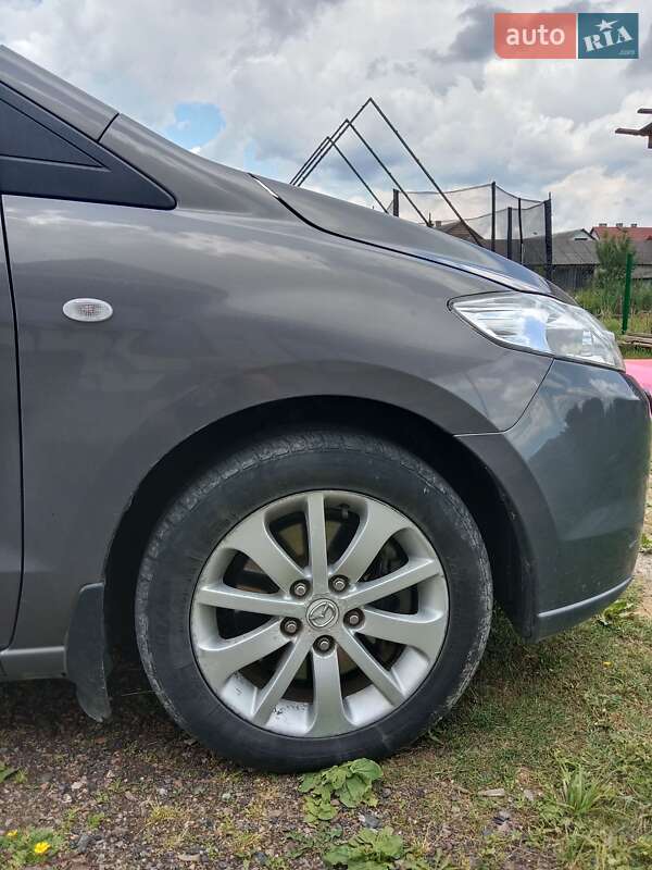 Минивэн Mazda 5 2007 в Рава-Русской