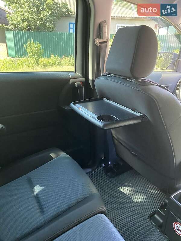 Минивэн Mazda 5 2006 в Одессе