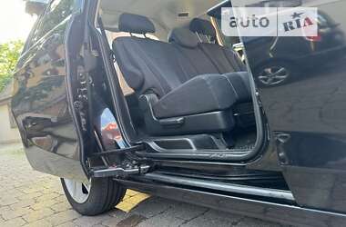 Минивэн Mazda 5 2011 в 