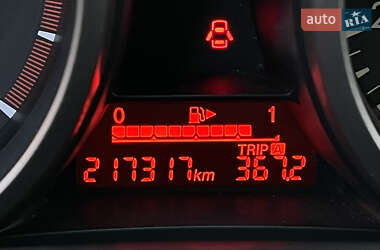Минивэн Mazda 5 2011 в 