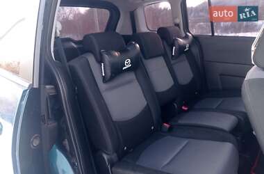 Минивэн Mazda 5 2005 в 