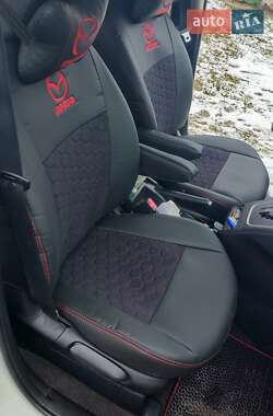 Минивэн Mazda 5 2014 в Смеле