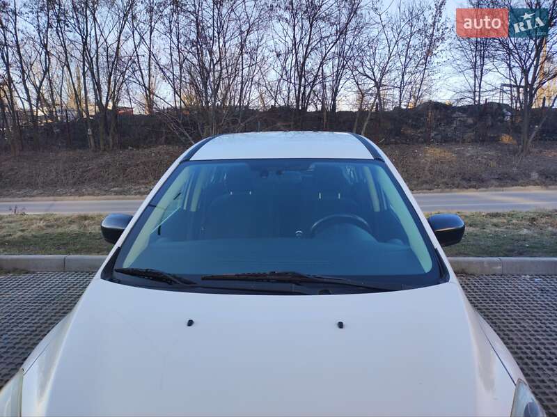 Мінівен Mazda 5 2014 в Львові