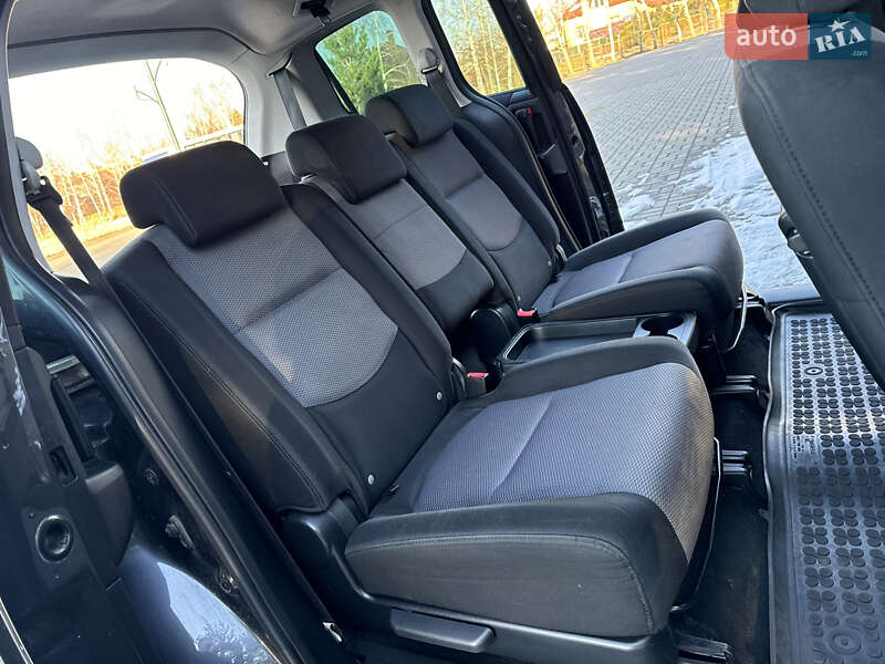 Минивэн Mazda 5 2007 в Дрогобыче