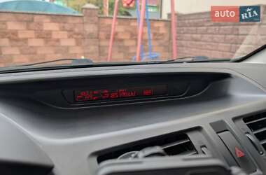 Минивэн Mazda 5 2013 в 