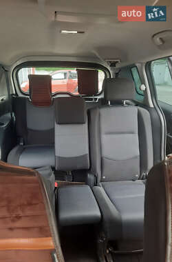 Минивэн Mazda 5 2006 в 
