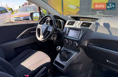 Минивэн Mazda 5 2011 в 