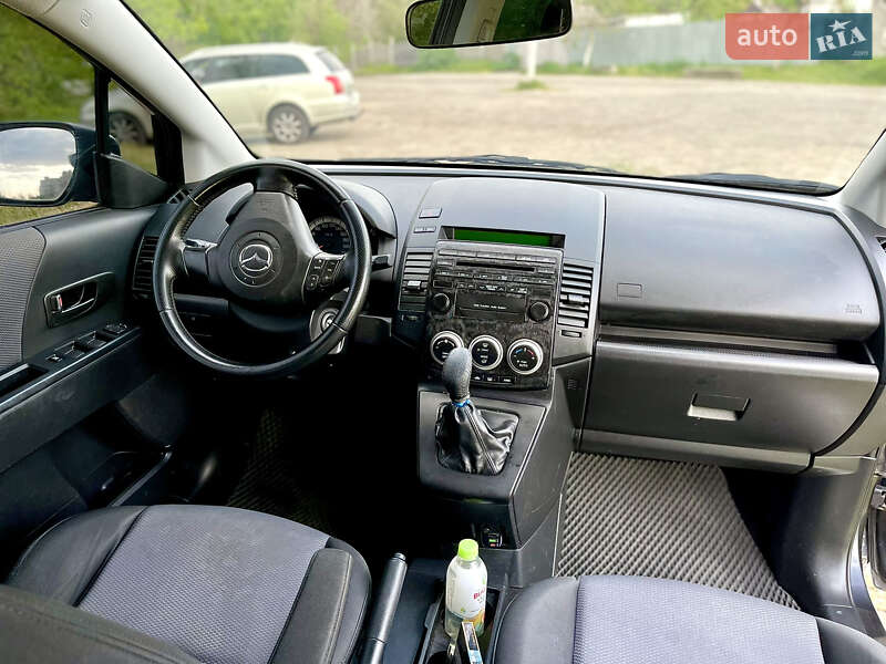 Минивэн Mazda 5 2006 в 
