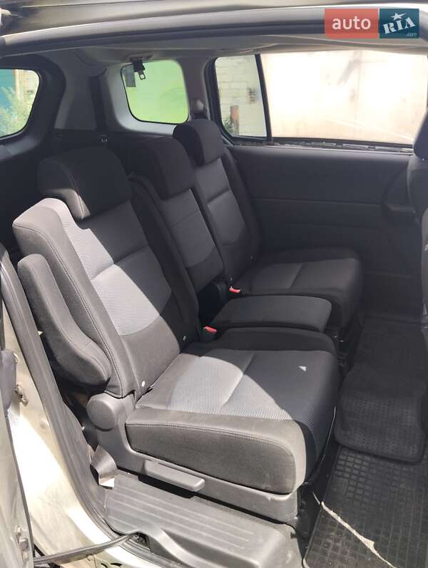 Минивэн Mazda 5 2006 в Днепре