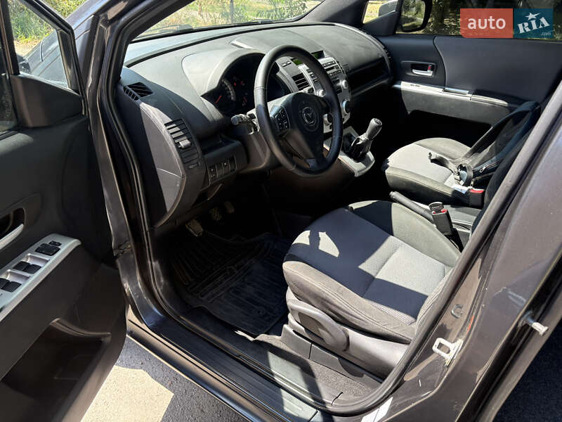 Минивэн Mazda 5 2006 в Днепре