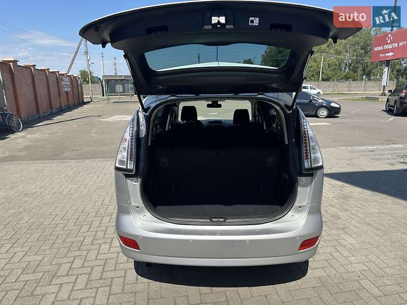 Мінівен Mazda 5 2010 в Стрию фото 17 Мінівен Mazda 5 2010 в Стрию