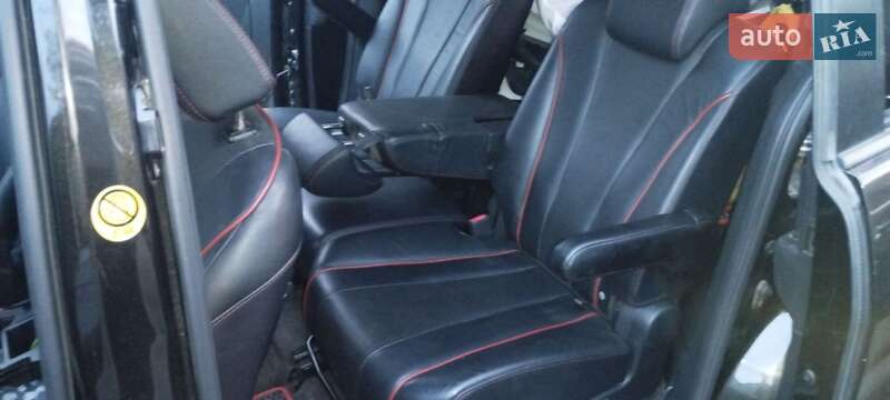 Мінівен Mazda 5 2011 в Києві