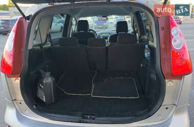 Минивэн Mazda 5 2006 в  фото 11 Минивэн Mazda 5 2006 в