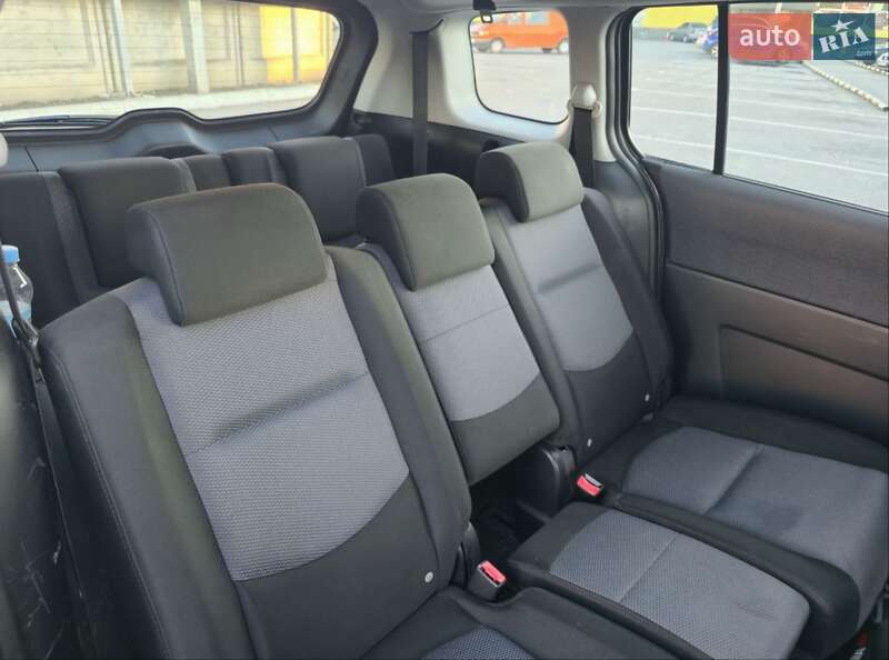 Минивэн Mazda 5 2006 в Виннице