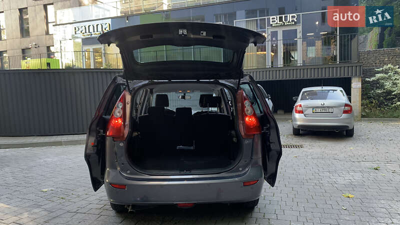 Минивэн Mazda 5 2006 в Львове