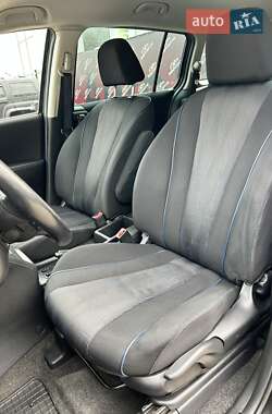 Минивэн Mazda 5 2011 в 