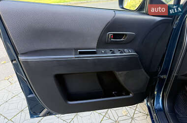 Минивэн Mazda 5 2005 в  фото 23 Минивэн Mazda 5 2005 в