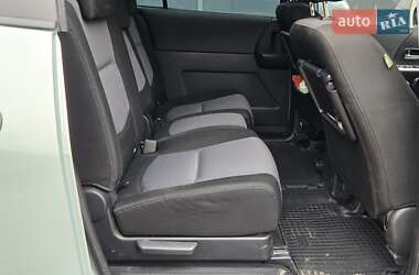 Минивэн Mazda 5 2005 в 