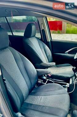 Мінівен Mazda 5 2012 в  фото 5 Мінівен Mazda 5 2012 в