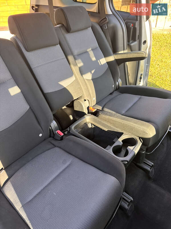 Минивэн Mazda 5 2006 в Косове фото 29 Минивэн Mazda 5 2006 в Косове