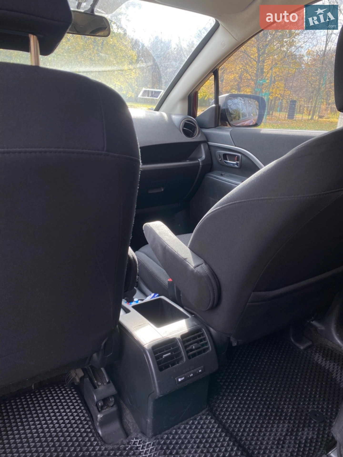 2011 Mazda 5 - мініатюра 12