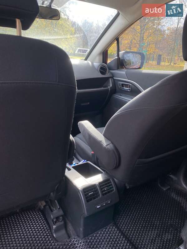 Минивэн Mazda 5 2011 в Тальном фото 12 Минивэн Mazda 5 2011 в Тальном