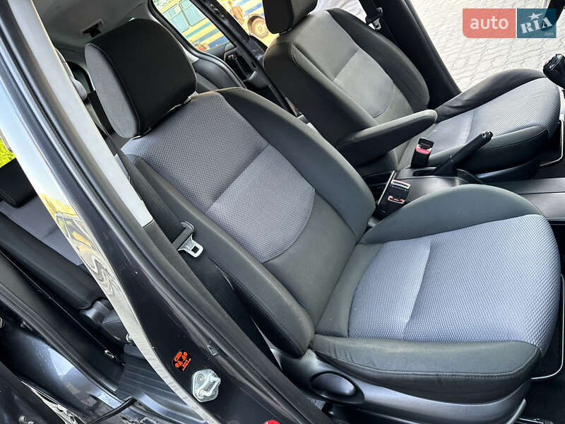 Мінівен Mazda 5 2007 в Дрогобичі фото 65 Мінівен Mazda 5 2007 в Дрогобичі