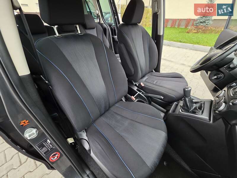 Минивэн Mazda 5 2011 в Луцке