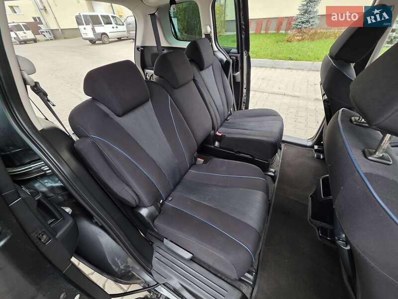 Минивэн Mazda 5 2011 в Луцке