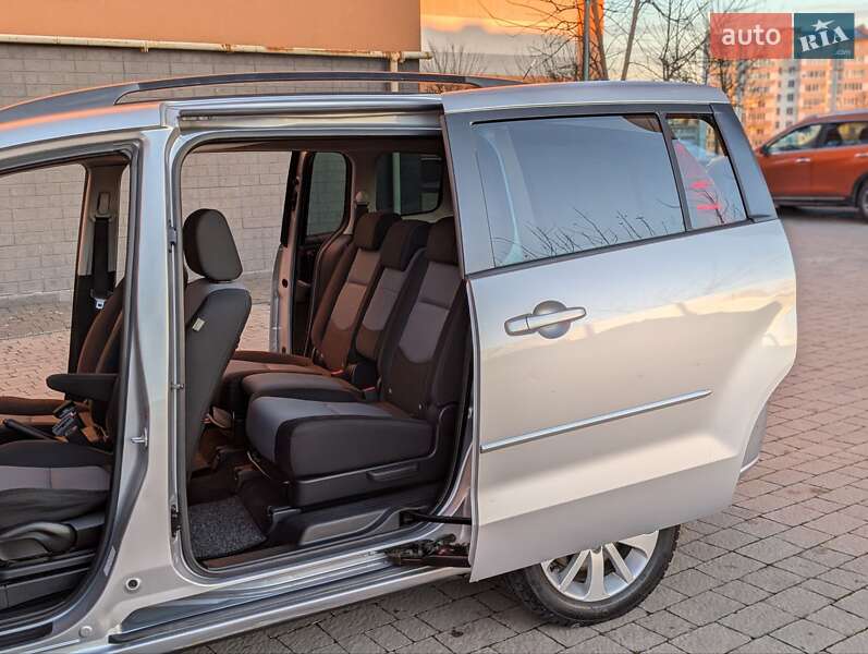Мінівен Mazda 5 2006 в Івано-Франківську