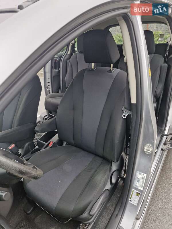 Минивэн Mazda 5 2015 в Киеве