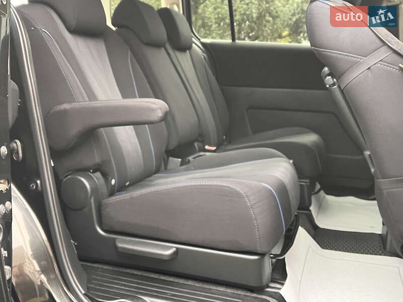 Минивэн Mazda 5 2010 в Киеве