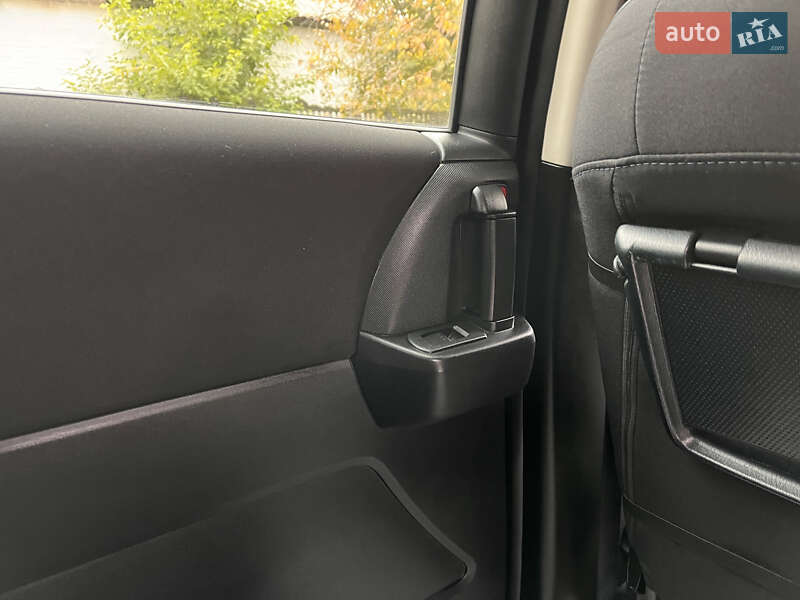 Минивэн Mazda 5 2010 в Киеве