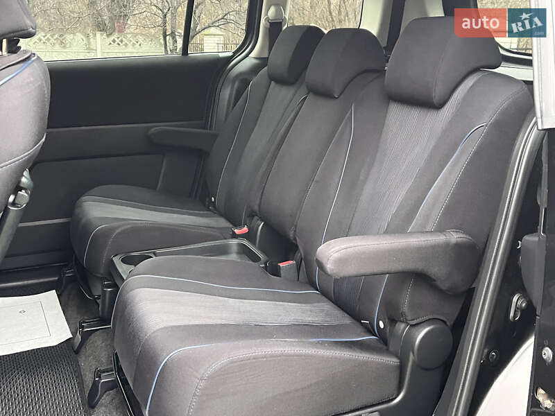 Минивэн Mazda 5 2010 в Киеве