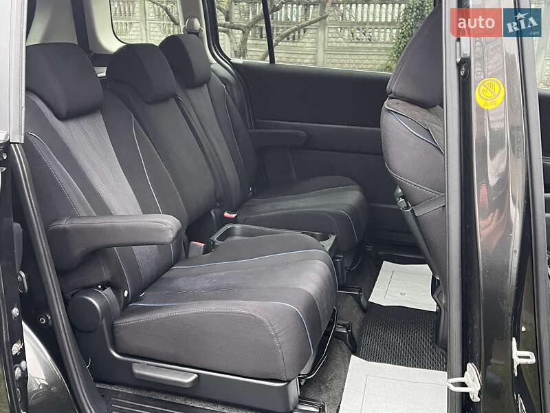 Минивэн Mazda 5 2010 в Киеве