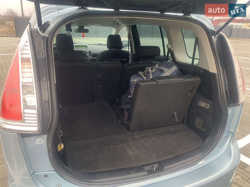 Мінівен Mazda 5 2009 в Дубні