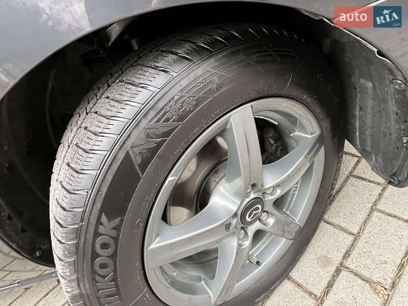 Минивэн Mazda 5 2007 в Дрогобыче