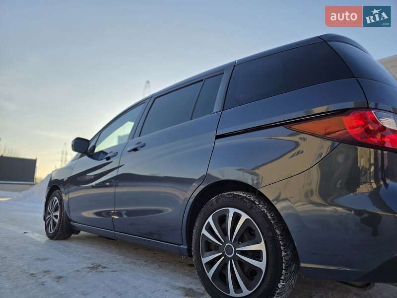 Минивэн Mazda 5 2011 в Луцке