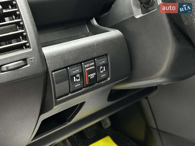 Минивэн Mazda 5 2008 в Черновцах фото 11 Минивэн Mazda 5 2008 в Черновцах